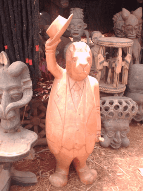 Statue anthropomorphe en bois